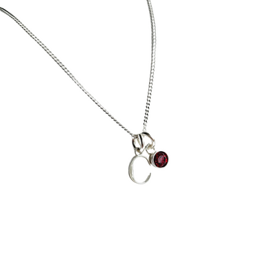Birthstone Initial Necklace - Draag je kinderen altijd dichtbij je