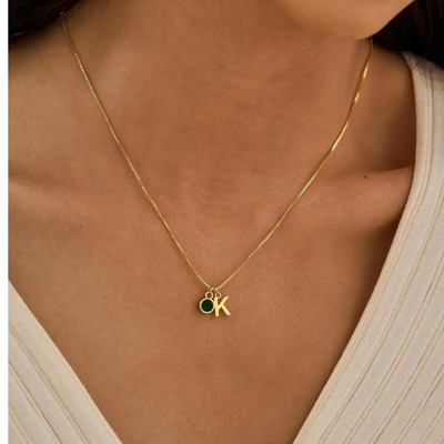 Birthstone Initial Necklace - Draag je kinderen altijd dichtbij je
