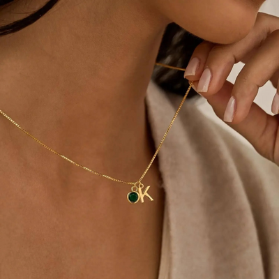 Birthstone Initial Necklace - Draag je kinderen altijd dichtbij je