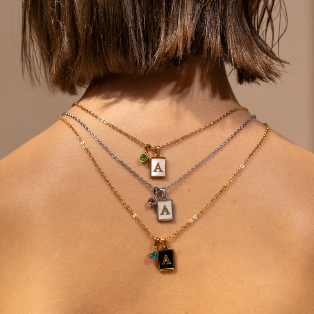 Initial Birthstone Pendant Necklace - Niet zomaar een ketting, jouw ketting, alleen voor jou